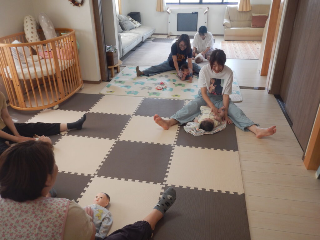 ベビーヨガでストレッチ
