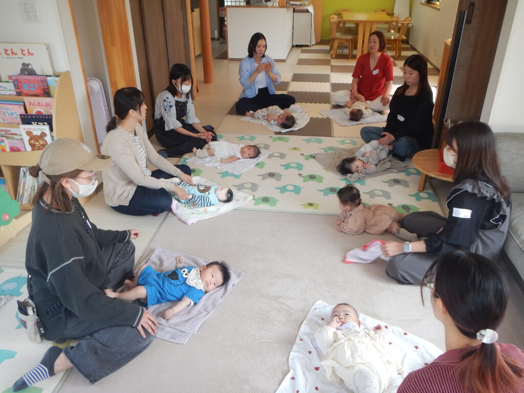 ベビーマッサージをしました